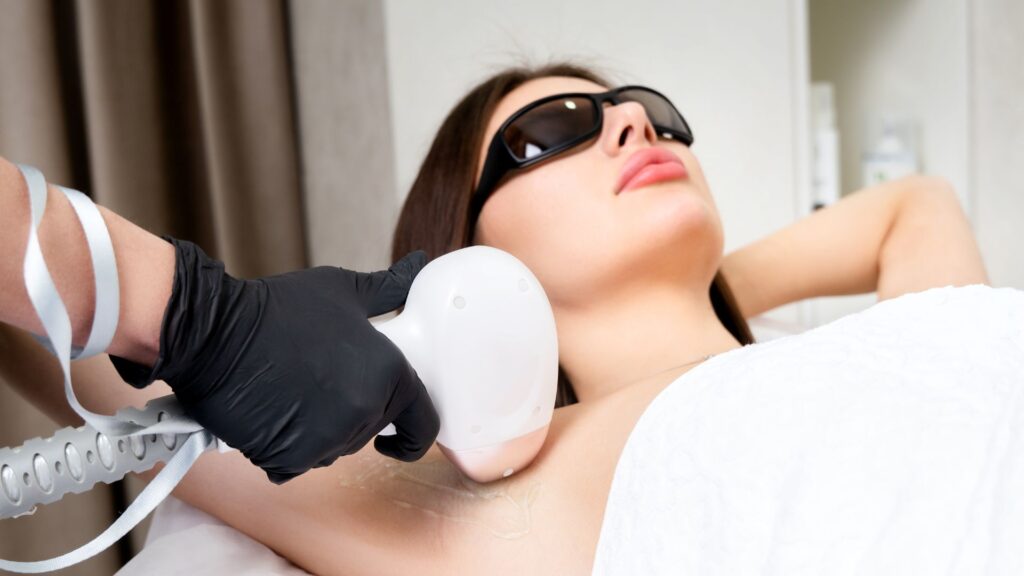 No cenário atual da dermatologia estética, a busca por tratamentos minimamente invasivos cresce exponencialmente.